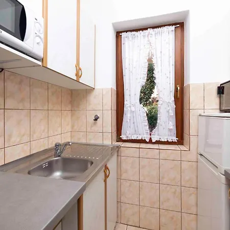 Apartment In Silo/insel Krk 13497 *
